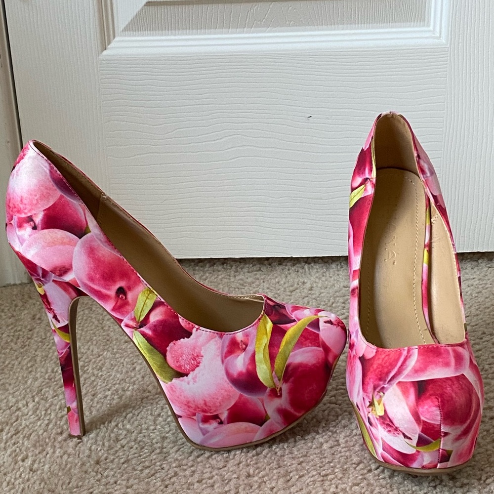 Liliana peach blossom print platform heels